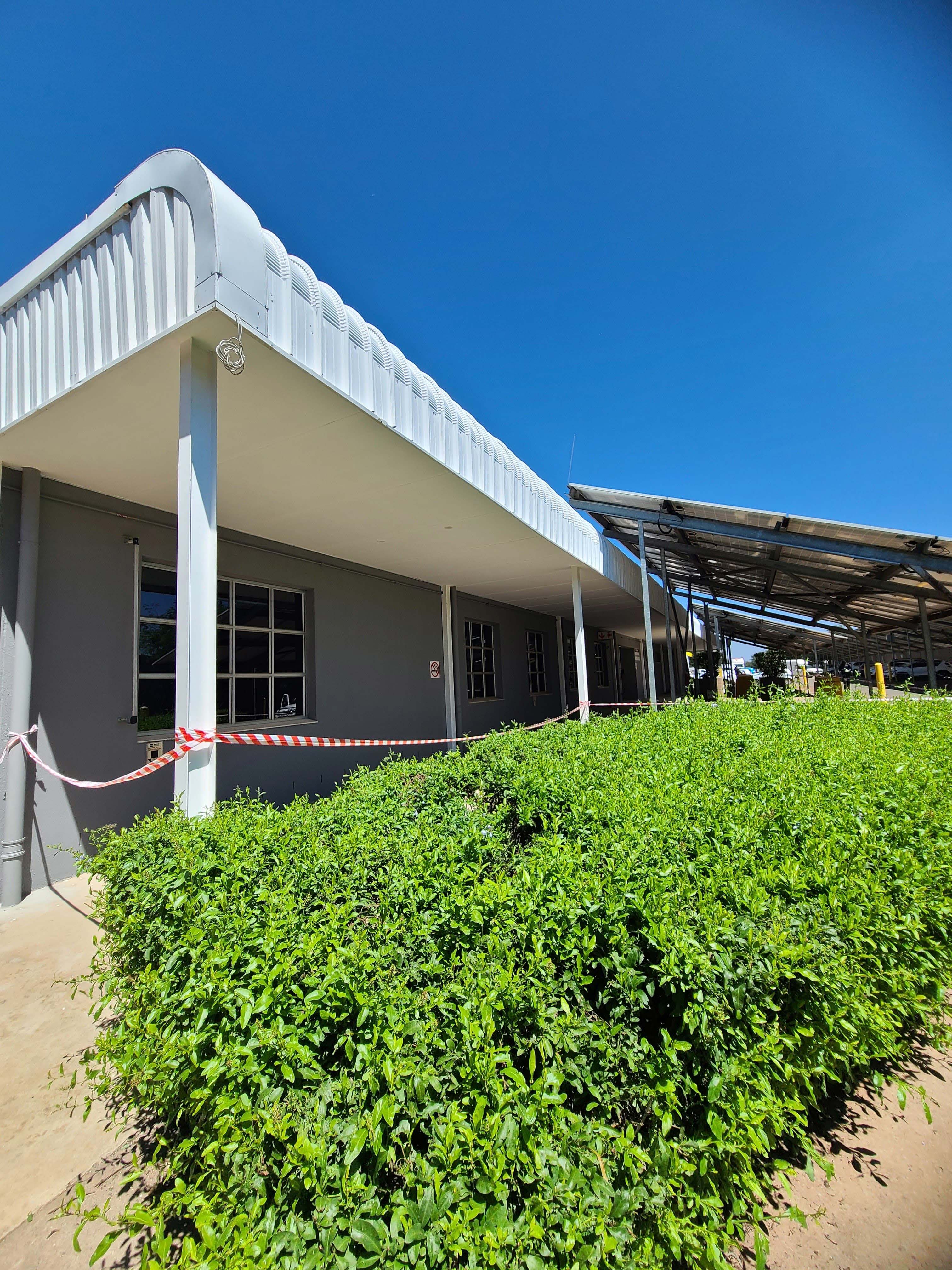 Commercial building exterior maintenance area